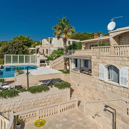 Villa Rosanda Stone